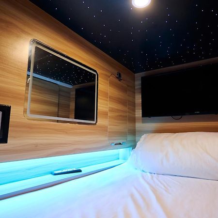 Capsule Hotel Montréal Exteriör bild