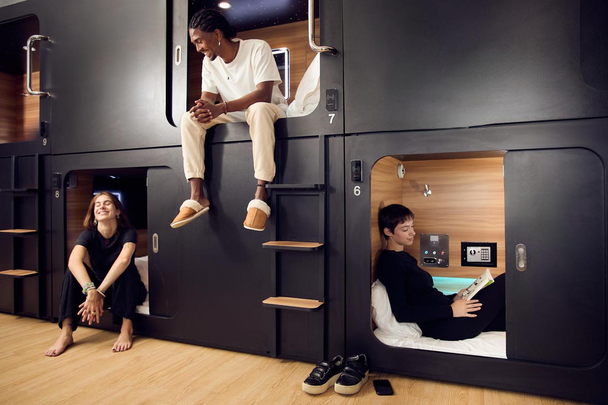 Capsule Hotel Montréal Exteriör bild
