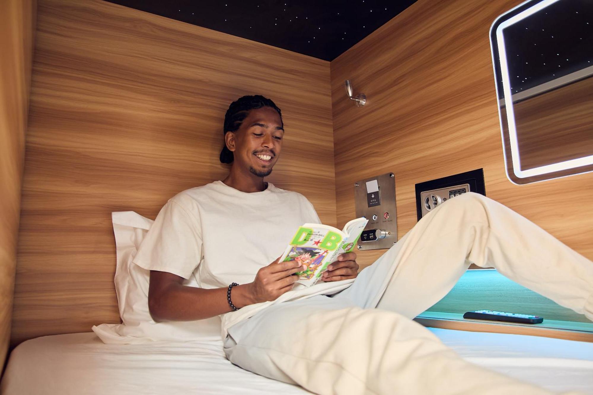 Capsule Hotel Montréal Exteriör bild